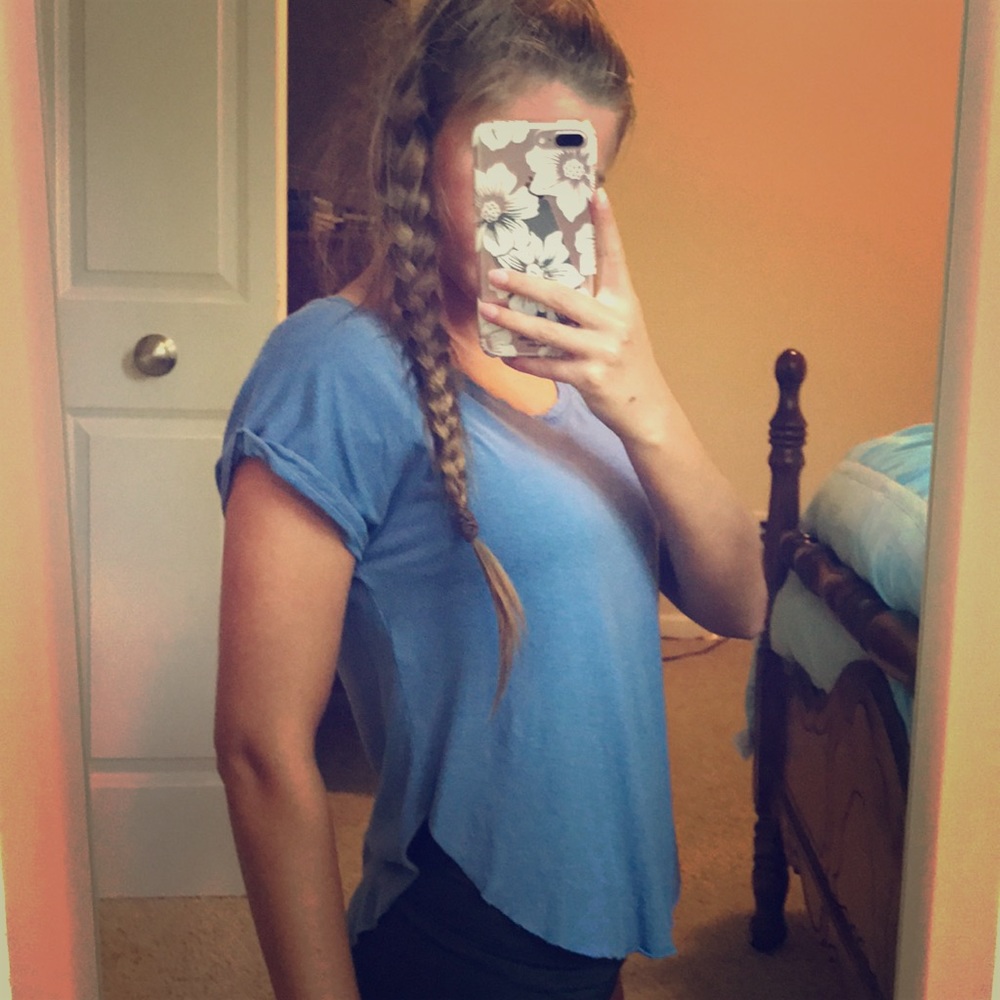 Hollister tee